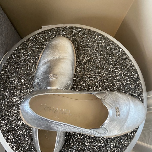 Chanel Authentic Metallic Silver Size 41 - Picture 5 of 5